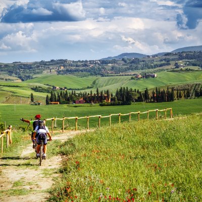 Discover Lucca and its countryside by bike