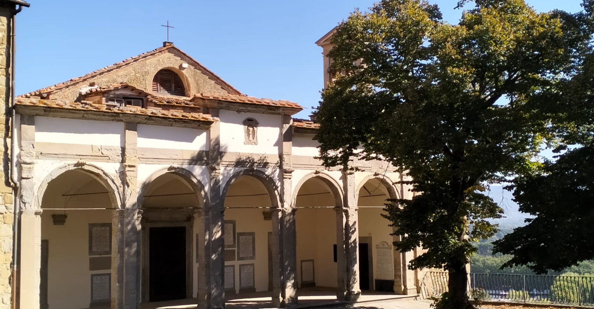 Extérieur de l'église Chiesa del Gesù à Castiglion Fiorentino