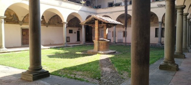 Cloître de l'église de San Francesco à Castiglion Fiorentino