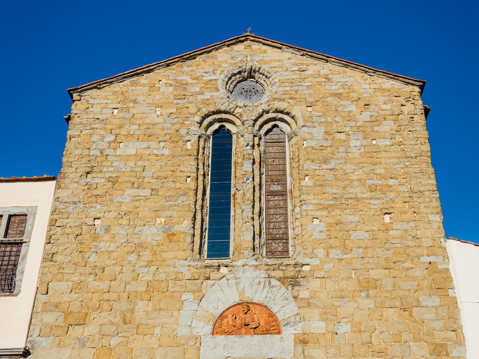Façade de l'église de San Francesco à Castiglion Fiorentino
