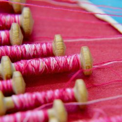 filo colorato da cucire