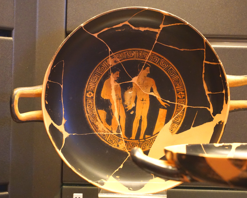 Kylix with naked athletes