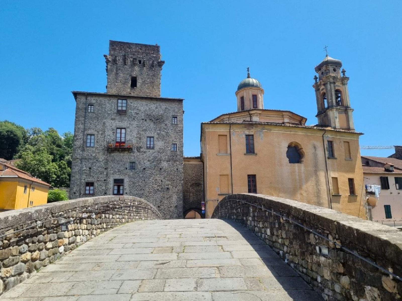 Itinerary through Pontremoli old town, medieval town along Via Francigena and the door of Tuscany