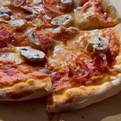 Todos los secretos de la pizza y del tiramisú perfectos en una clase de cocina en el centro de Siena