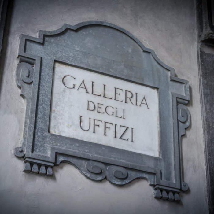Florence walking tour with visit at Uffizi gallery