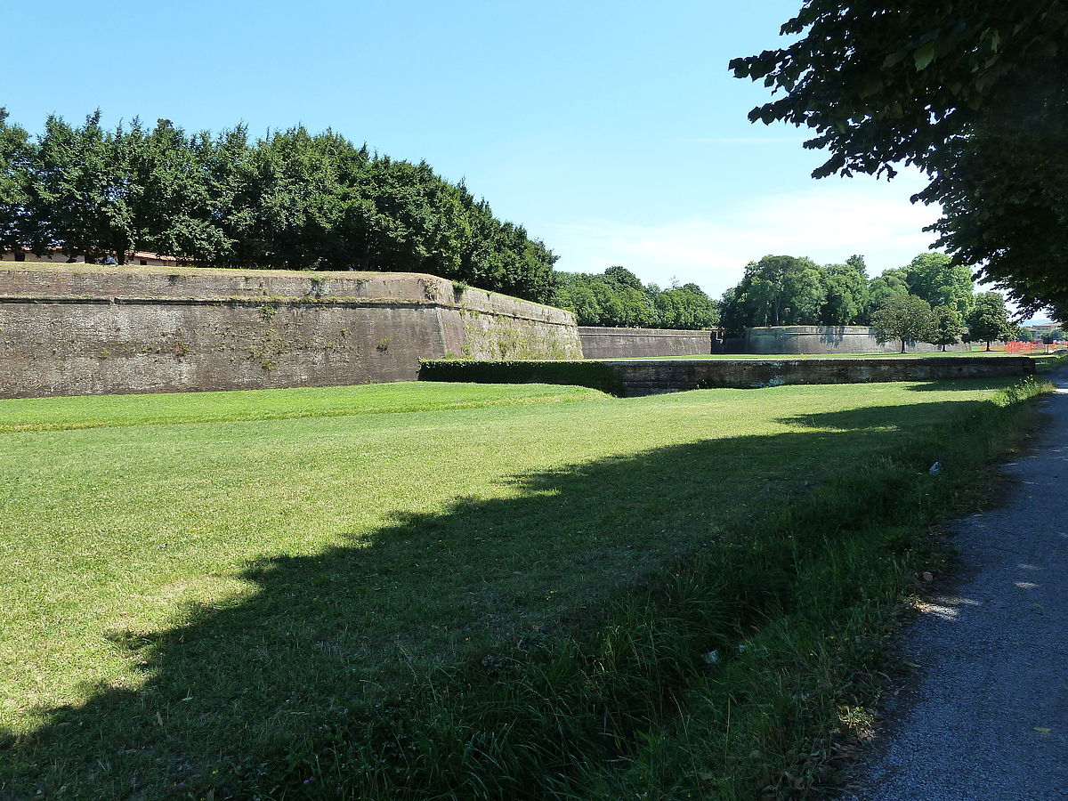 Murs de Lucca