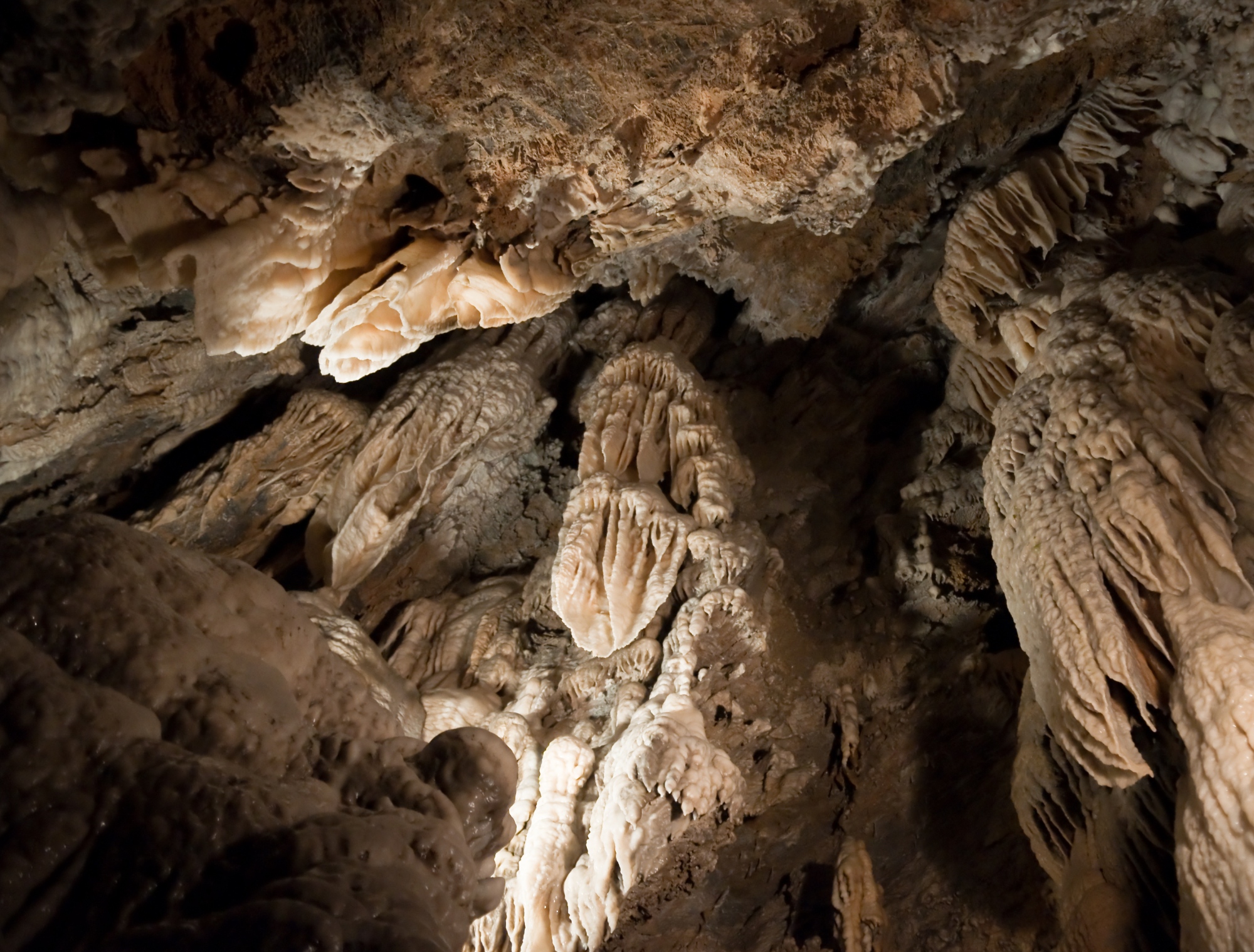 L'intérieur de la Grotte du Vent