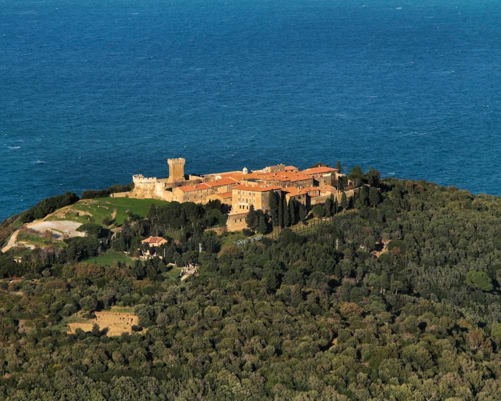 Populonia from above