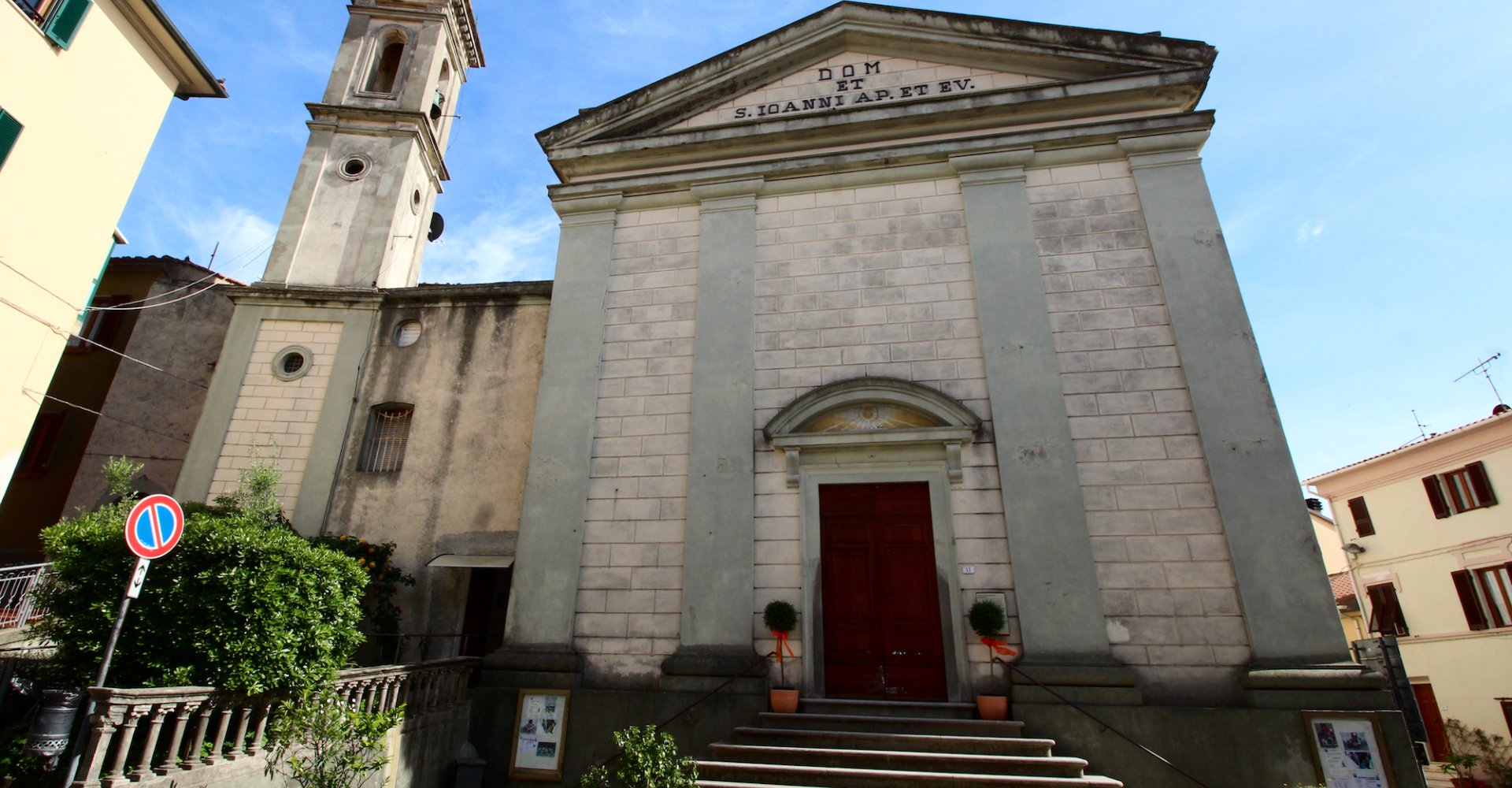 Riparbella, Kirche San Giovanni Evangelista