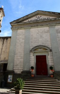 Riparbella, Kirche San Giovanni Evangelista