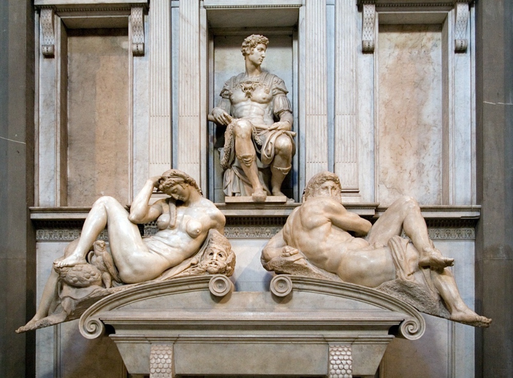 Le tombeau de Giuliano de' Medici avec les statues du Jour et de la Nuit