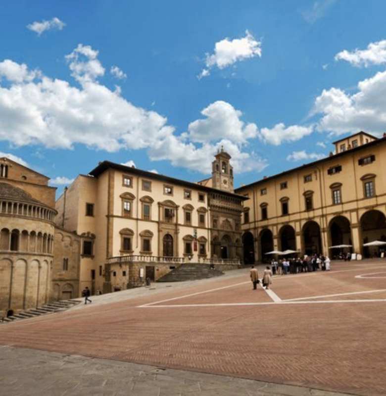 Die Piazza Grande in Arezzo