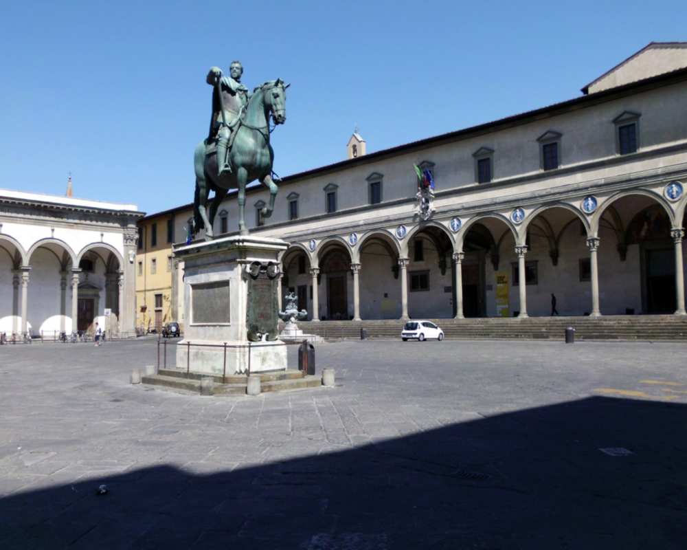 Plaza Santissima Annunziata y Logia del Museo de los Inocentes