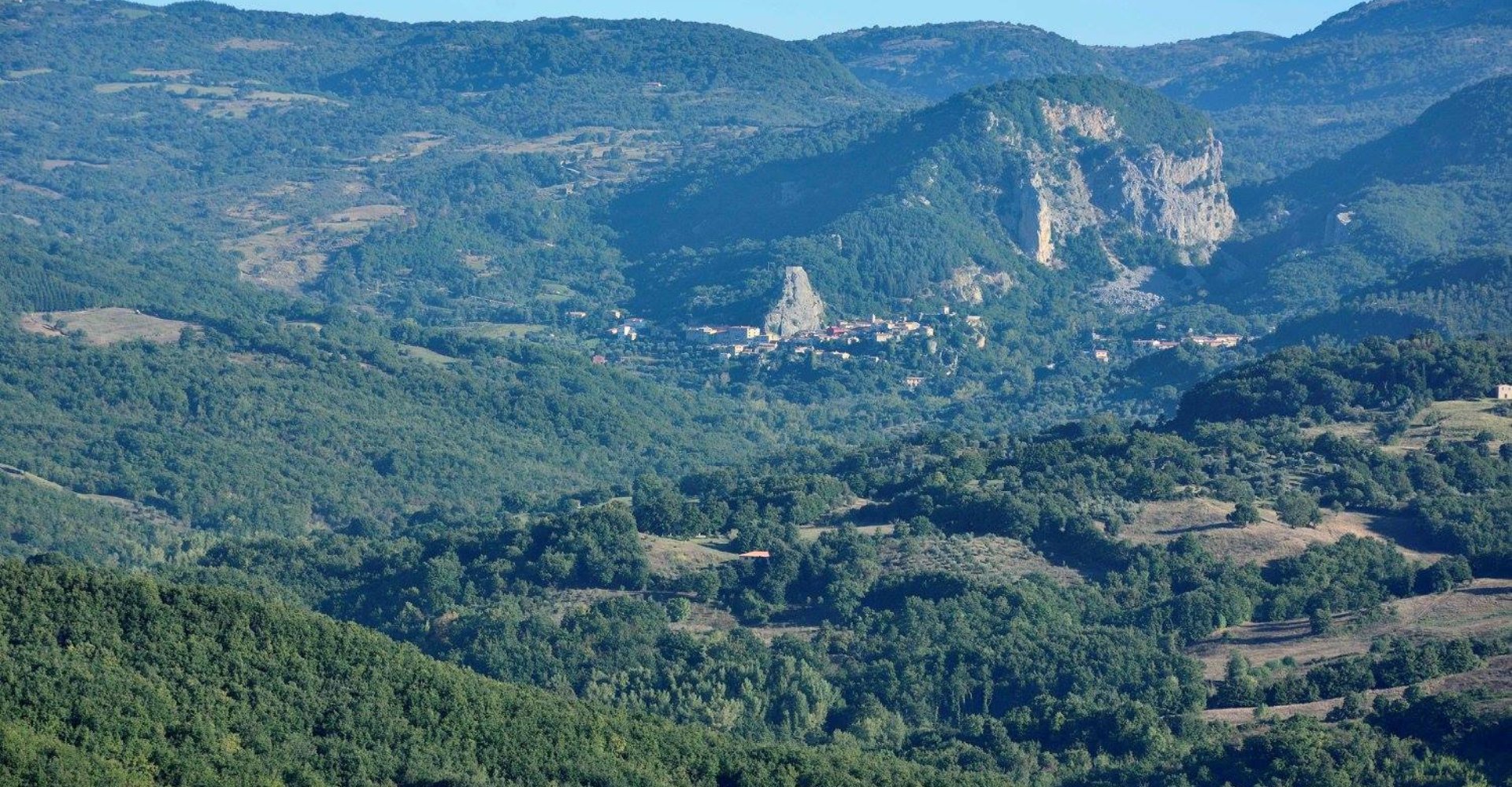Das Naturschutzgebiet Bosco dei Rocconi (Roccalbenga)