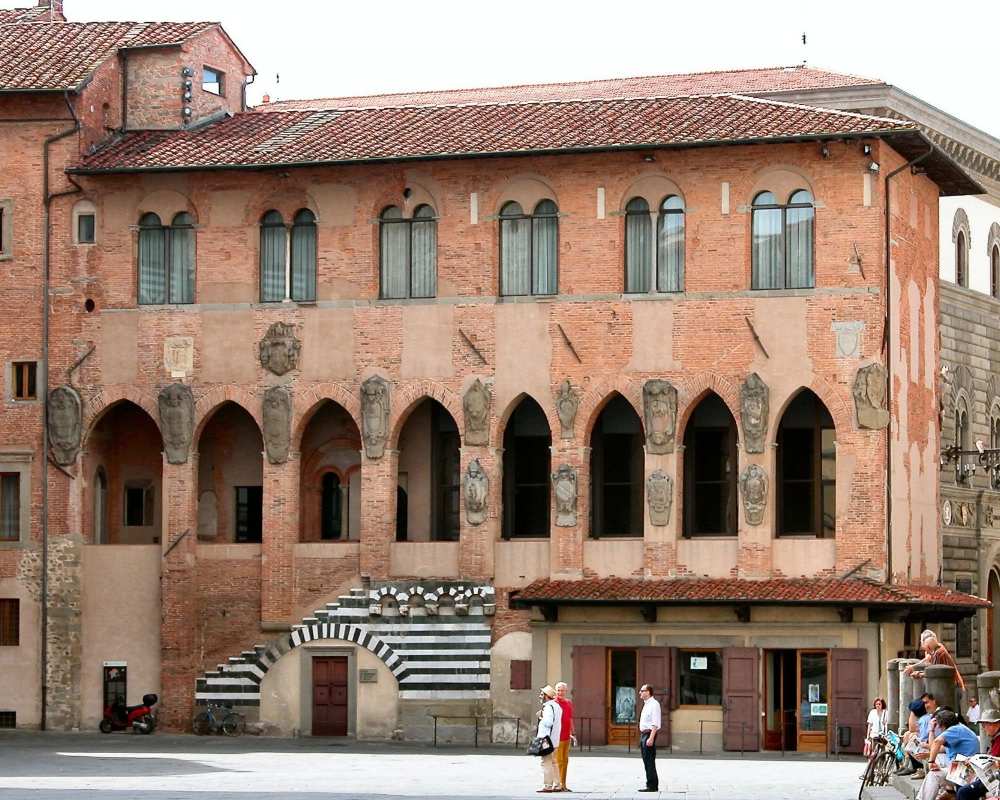 Palazzo dei Vescovi, Pistoia