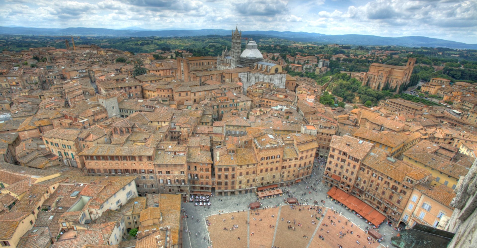 The view from the Torre del Mangia in Siena