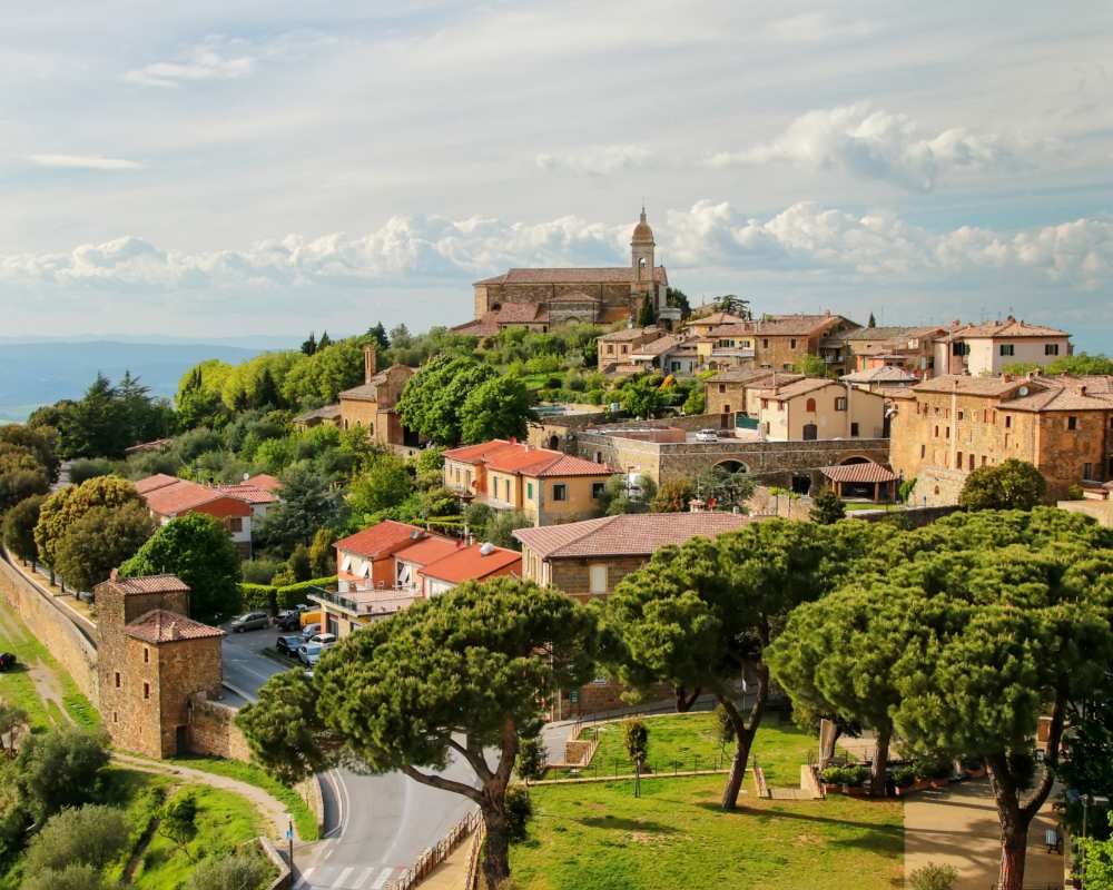 Montalcino von der Festung aus gesehen