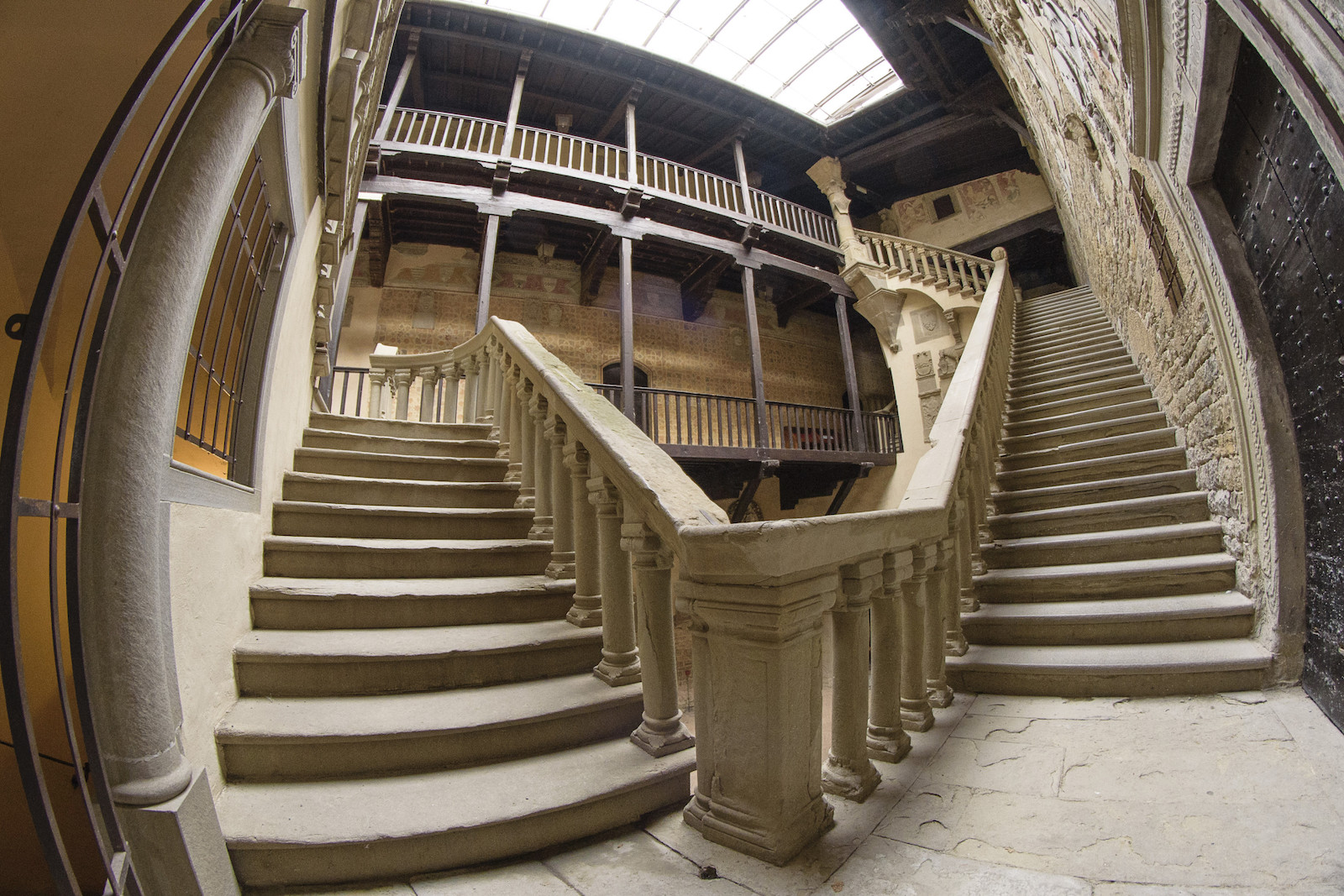Les escaliers du Château de Poppi