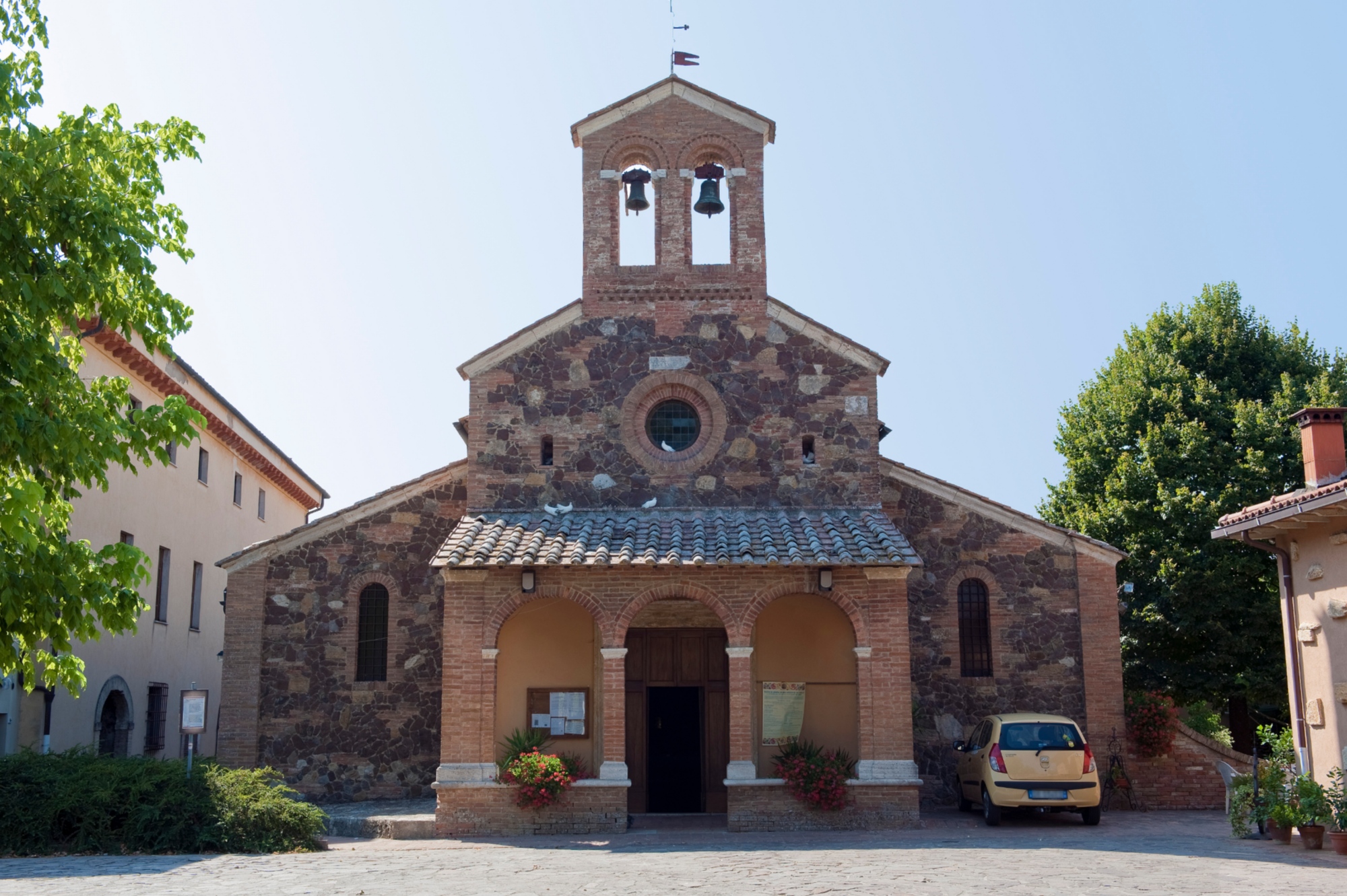 Die Fassade der Sant'Ansano a Dofana