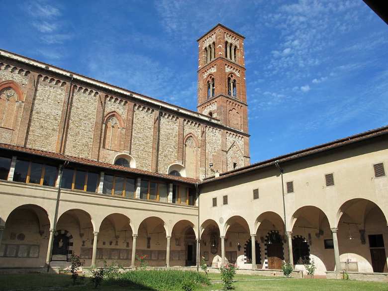 The cloister inside San Domenico