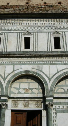 Badia Fiesolana, Fassade