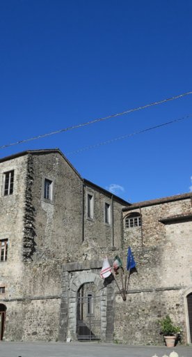 Das Castello Malaspina in Terrarossa