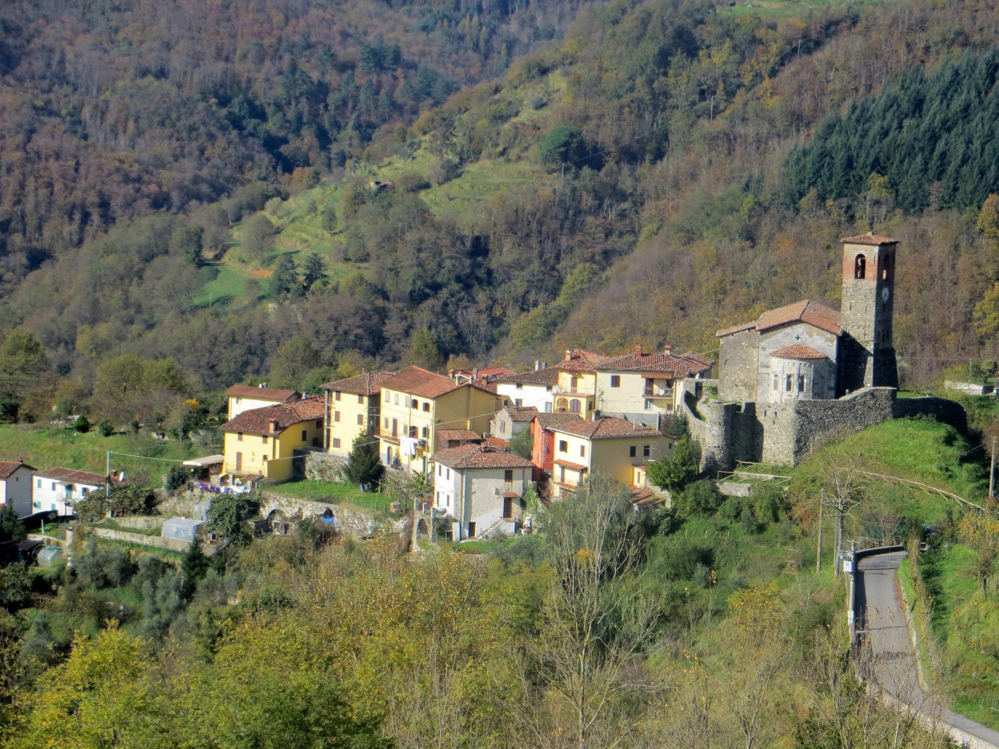 The fortress of Ceserana and Fosciandora