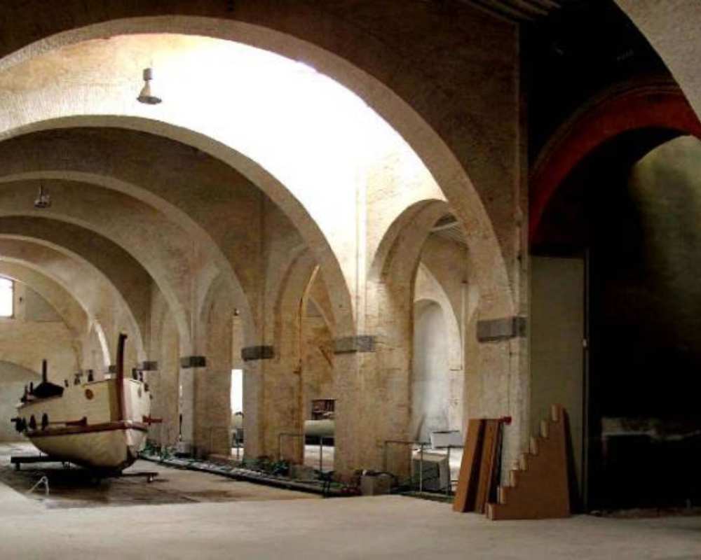Das Museum für antike Schiffe in Pisa