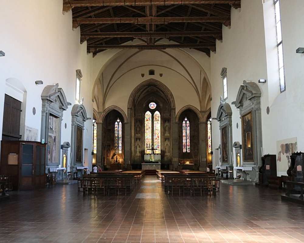 Interior de la Iglesia San Francisco en Pistoia