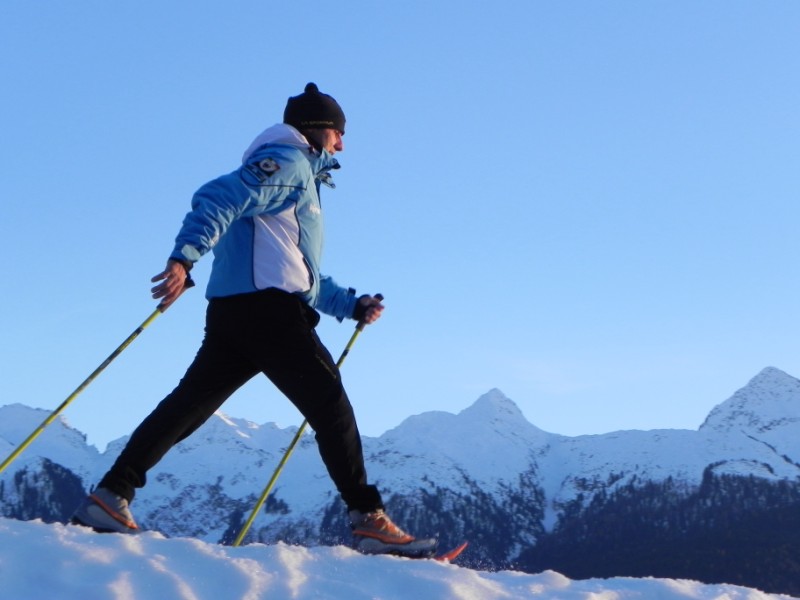nordic-walking-neve-montagna-sport