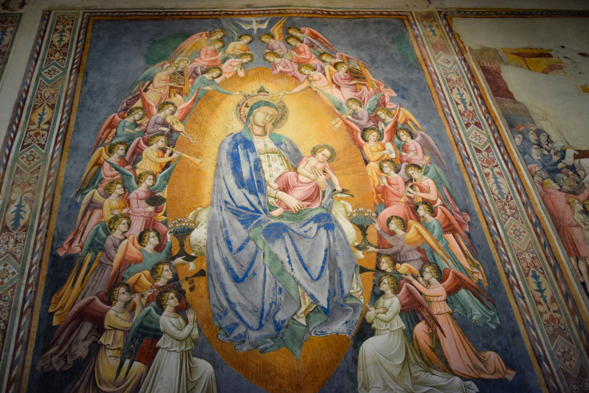 Fresko der Madonna mit Kind in Herrlichkeit