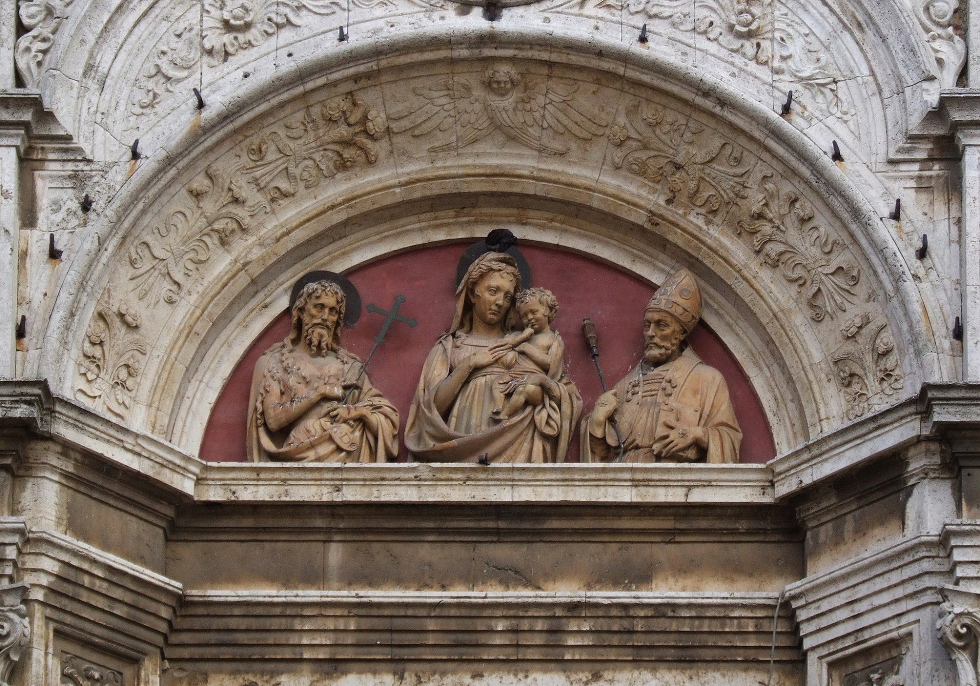 Lünette der Kirche Sant'Agostino in Montepulciano