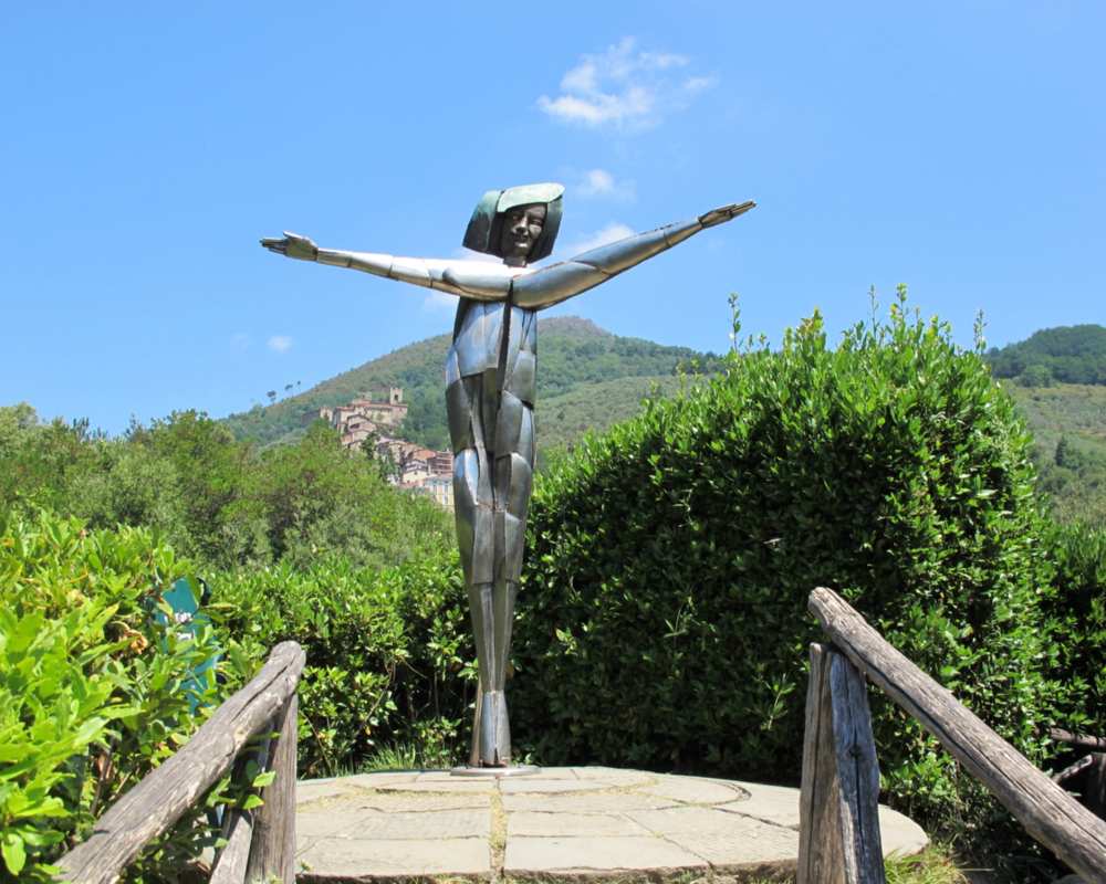 La estatua del Hada Turquesa en el Parque