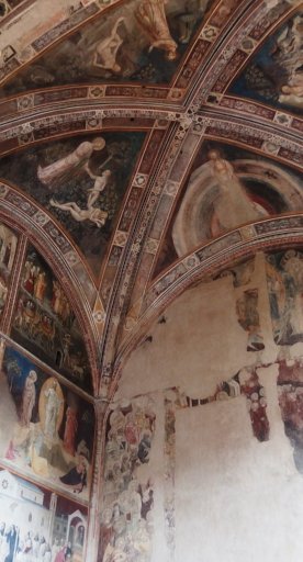 Iglesia de la Tau de Pistoia y sus frescos