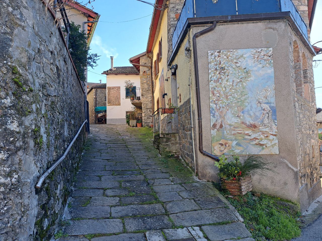 Nei vicoli di Lizzano Pistoiese, il borgo dei graffiti