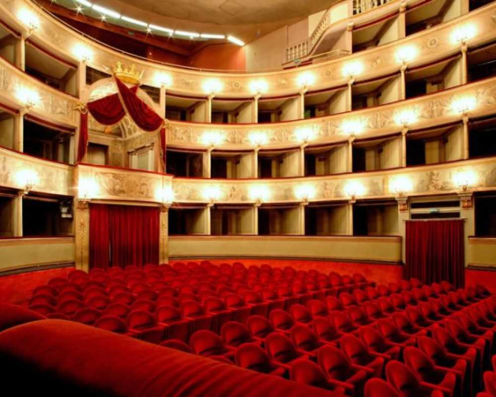 Teatro del Giglio, Lucca