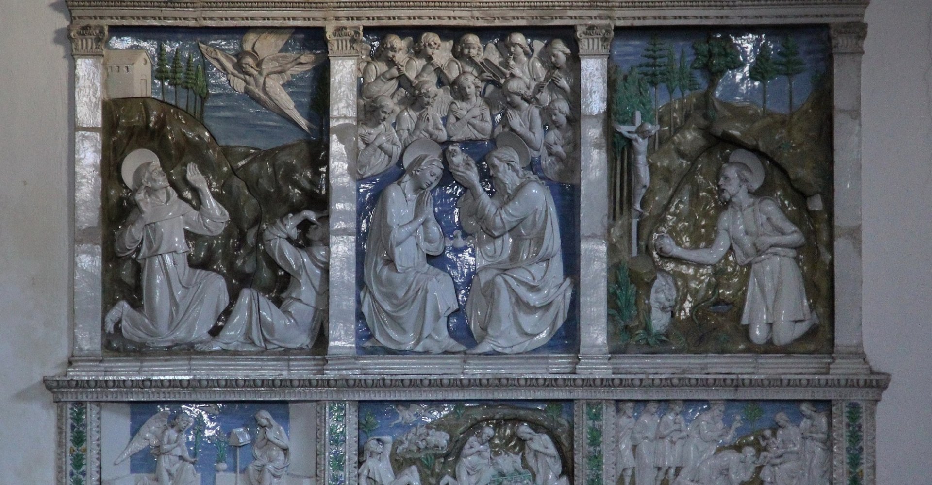 Triptychon, rechtes Kirchenschiff in der Pfarrkirche der Heiligen Flora und Lucilla